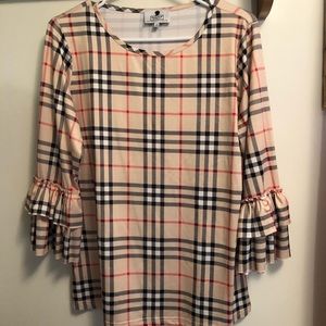 ~DAINTY JEWELLS~ ruffle sleeve layering top